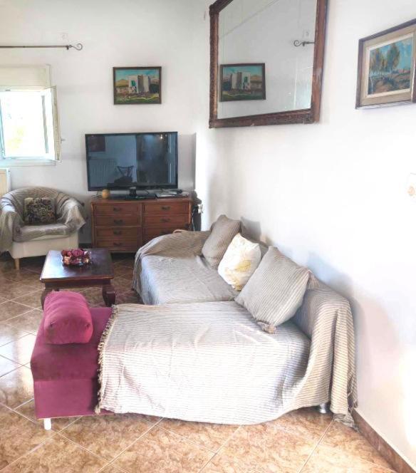 Elena'S Farm House Near Airport And Artemida Beach Esterno foto
